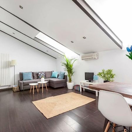 Modern Top Floor Loft At Malasana'S Heart Madrid Bagian luar foto