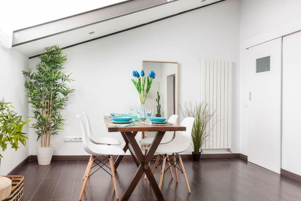 Modern Top Floor Loft At Malasana'S Heart Madrid Bagian luar foto