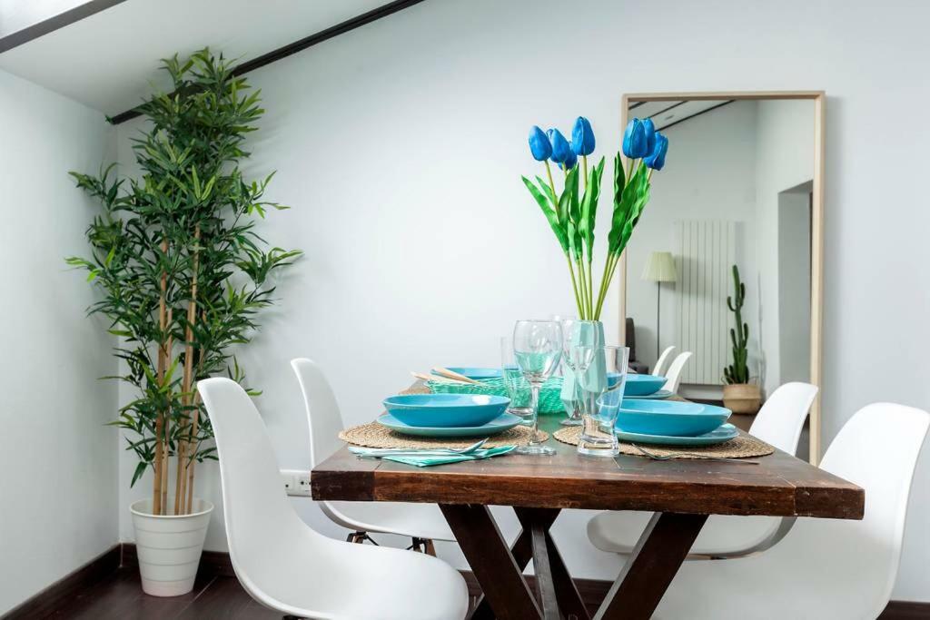 Modern Top Floor Loft At Malasana'S Heart Madrid Bagian luar foto